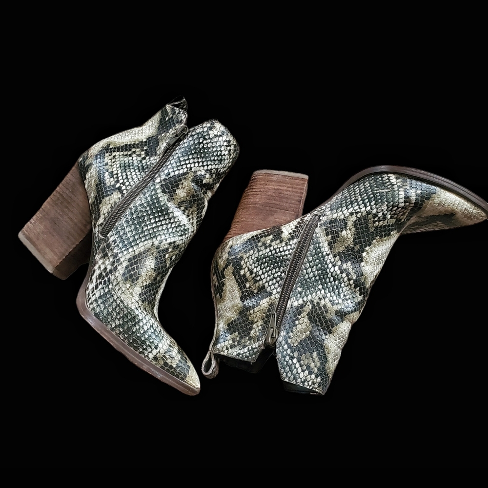 Guess Snakeskin Look Point Toe Booties. Size 8.5m… - image 3